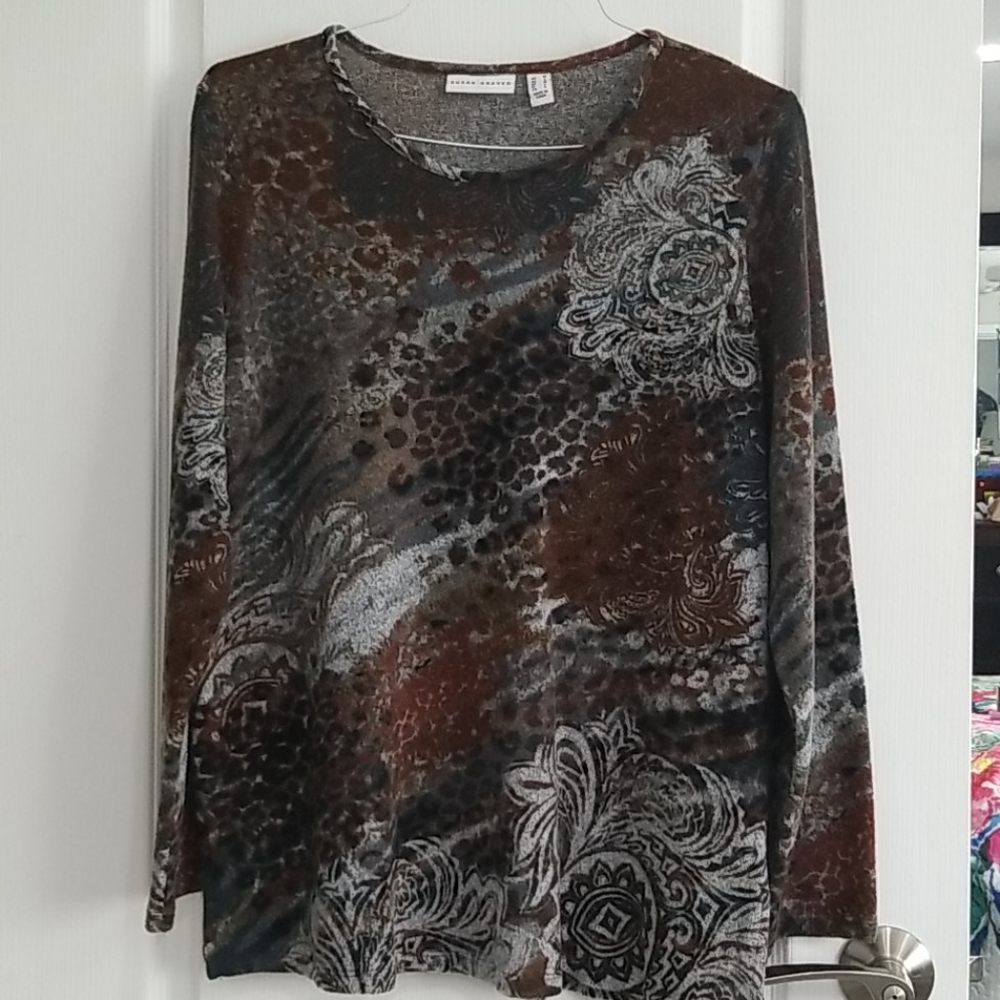 Long sleeve pullover sweater